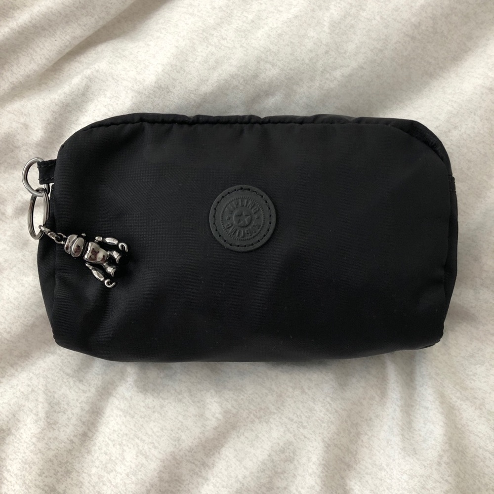 Kipling GLEAM Black Toiletry Bag with Zipper Closure